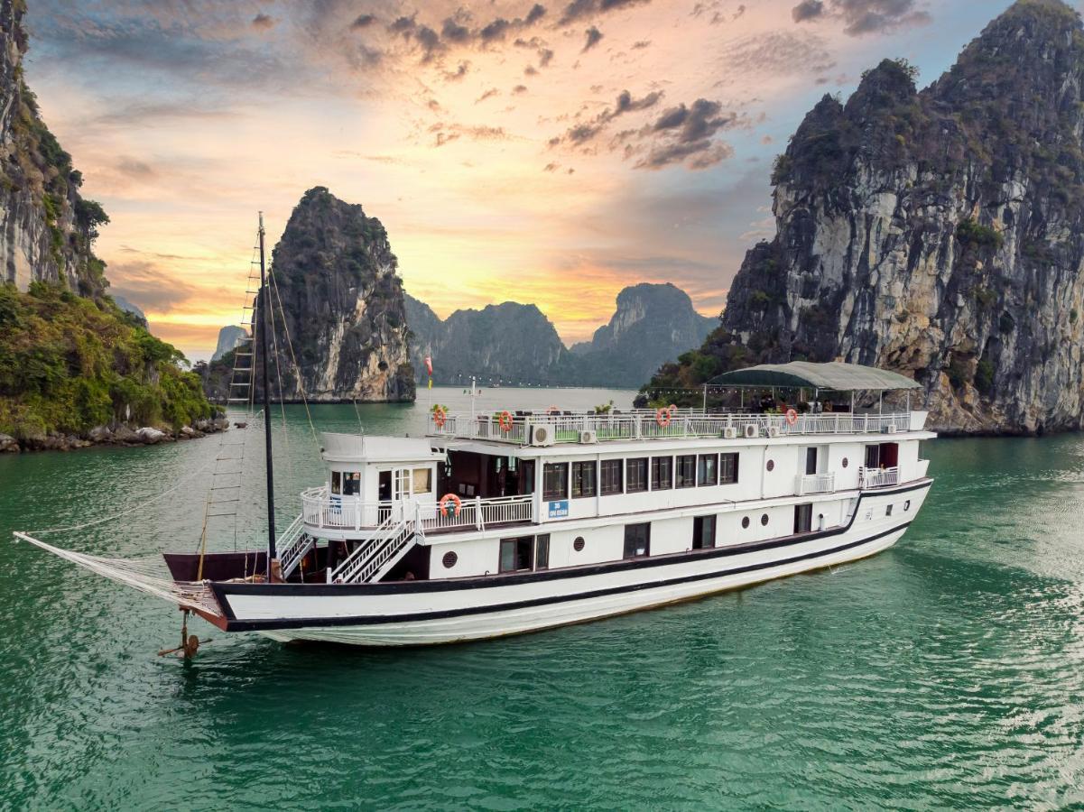 Hotel Legend Cruise Ha Long Exteriér fotografie