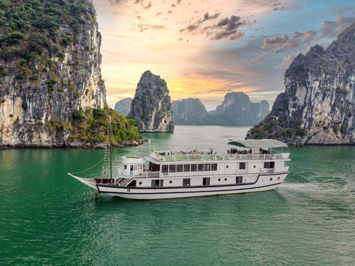 Hotel Legend Cruise Ha Long Exteriér fotografie